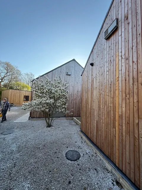 Timber extension with gravel landscaping in Kent